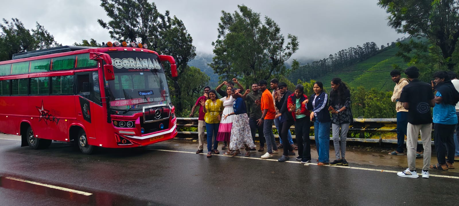 Munnar Hill Station Group Tour